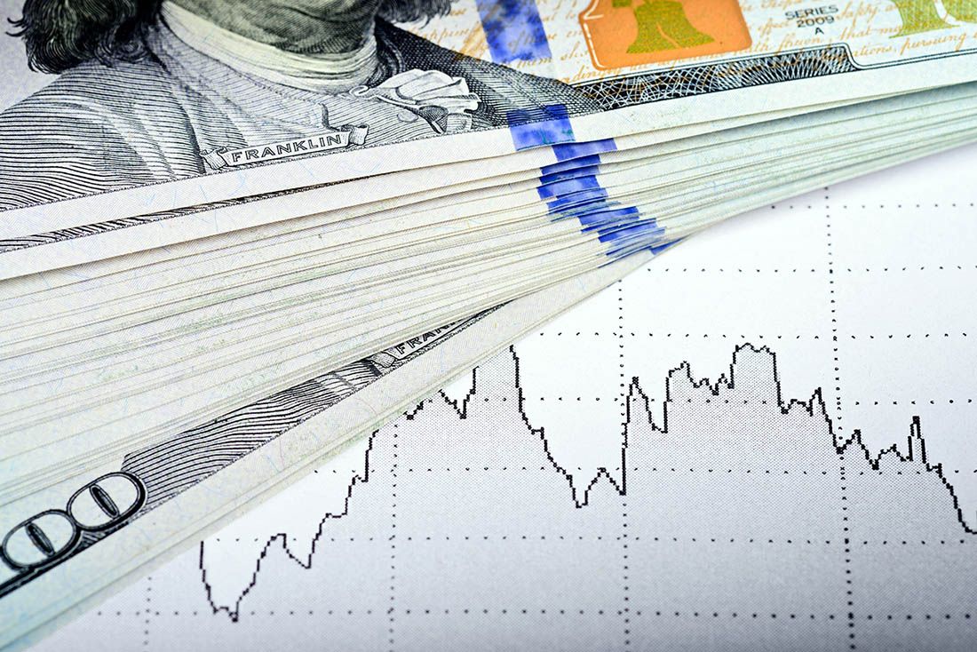 جي بي مورجان يتوقع ضغوطًا طفيفة على الدولار الامريكى بسبب إعادة توزيع رؤوس الأموال