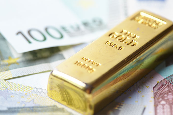 مستقبل أسعار العملات مهدد بقيمة الذهب القياسية